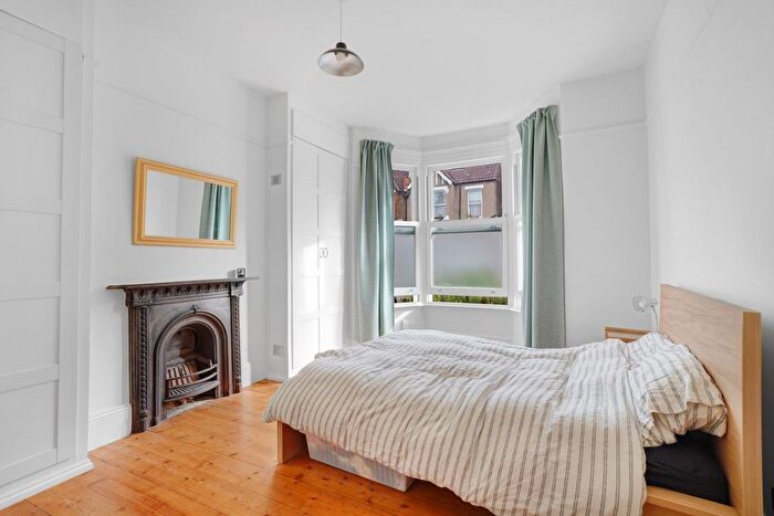 2 Bedroom Flat For Sale In Crowther Road, South Norwood, London, SE25