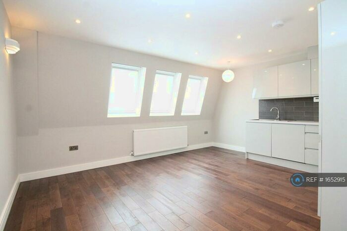 1 Bedroom Flat To Rent In Broomfield Road, Chelmsford, CM1