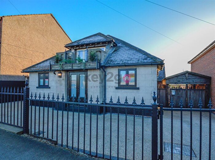 4 Bedroom Detached House For Sale In Worksop Road, Mastin Moor, Chesterfield, S43