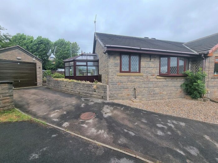 2 Bedroom Bungalow To Rent In Fairweather Mews, Bradford, BD8