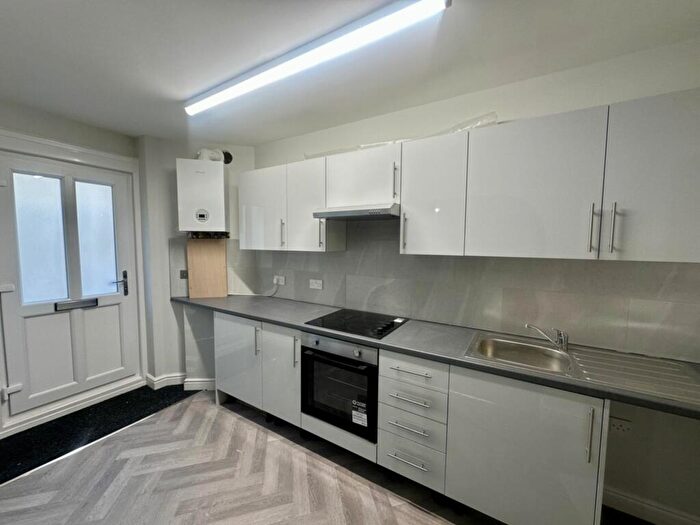 2 Bedroom Flat To Rent In Victoria Grove, Folkestone, CT20