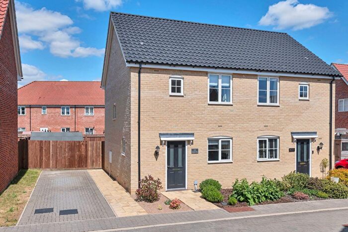 2 Bedroom Semi Detached House For Sale In Bluebell Way, Barrow, IP29