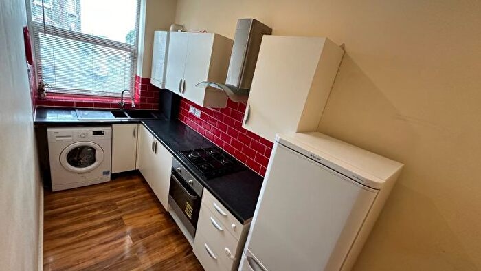 2 Bedroom Flat To Rent In Langthorne Rd, Leytonstone, E11