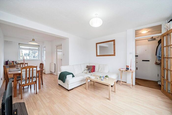 2 Bedroom Flat For Sale In Royal College Street, Camden Town, NW1