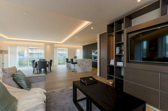 2 Bedroom Flat To Rent In Park Street, Chelsea Creek, London, SW6