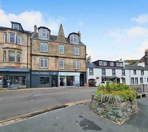 2 Bedroom Flat For Sale In Flat Bannockburn Buildings, Barmore Road, Tarbert, Argyll, PA29