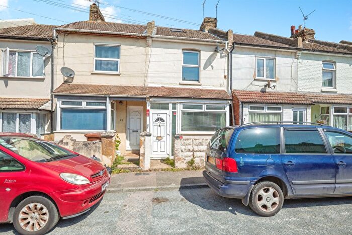 2 Bedroom Terraced House For Sale In Charter Street, Gillingham, ME7