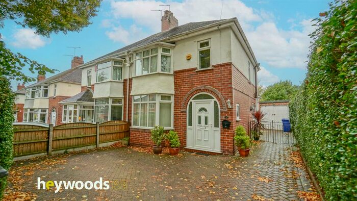 3 Bedroom Semi-Detached House To Rent In Lincoln Avenue, Clayton, Newcastle-under-Lyme, ST5