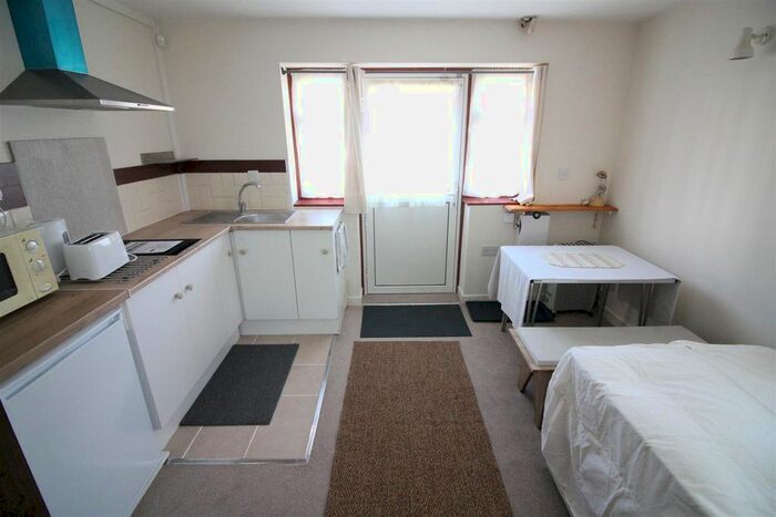 Studio To Rent In Magdala Road, Isleworth, TW7