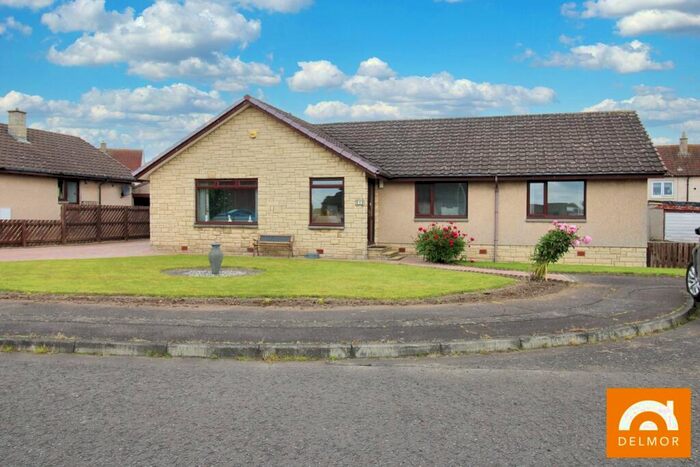 4 Bedroom Detached Bungalow For Sale In Hallfields Place, Kennoway, Leven, KY8