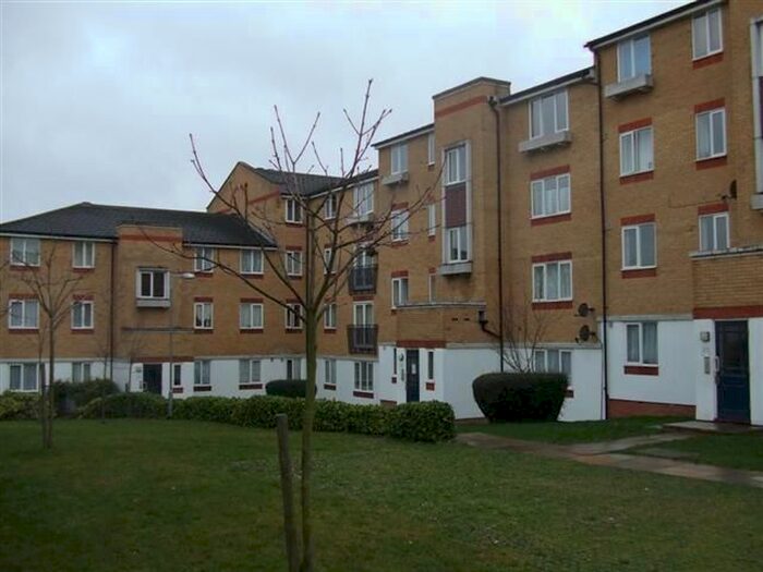1 Bedroom Flat To Rent In Dadswood, Harlow, CM20