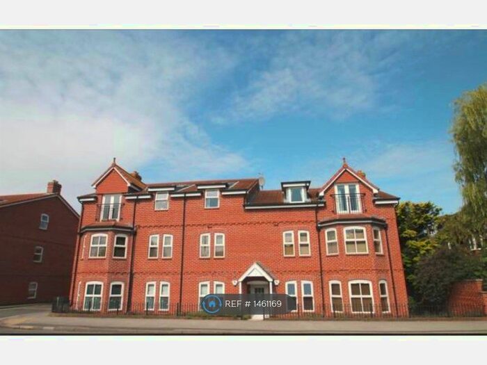 2 Bedroom Flat To Rent In Tadcaster Road, Dringhouses, York, YO24