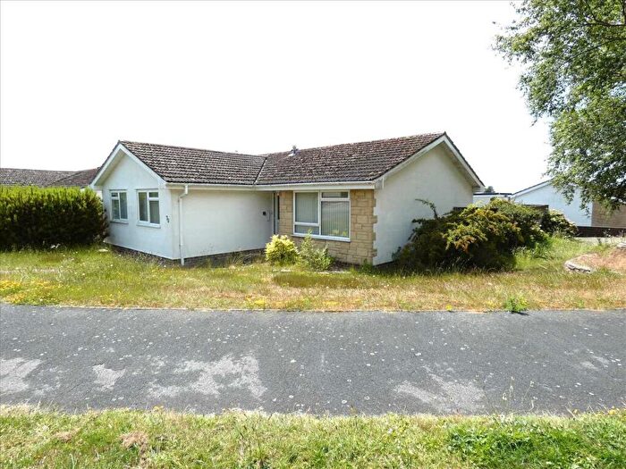3 Bedroom Bungalow For Sale In Hillside Drive, St Catherine's Hill, Christchurch, BH23