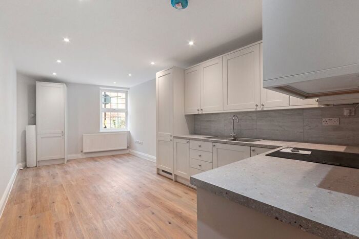 2 Bedroom Flat To Rent In Church Road, Acton, London, W3