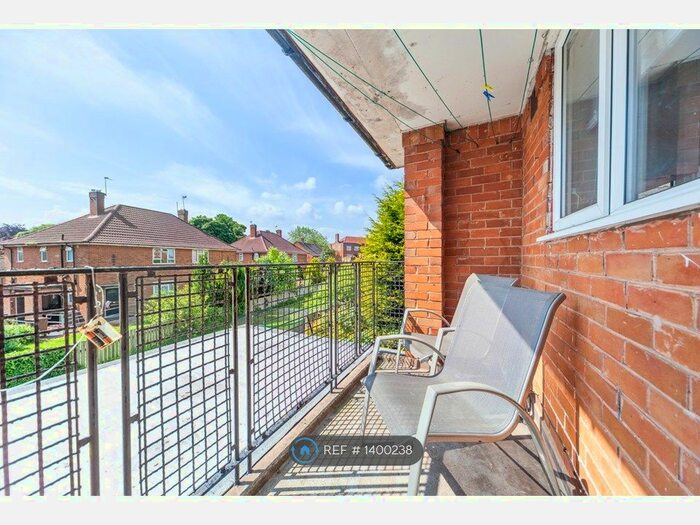 1 Bedroom Flat To Rent In Queenshill Road, Leeds, LS17