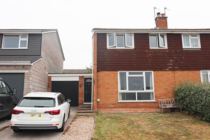 3 Bedroom House To Rent In Stonewell Grove, Congresbury, Bristol, BS49