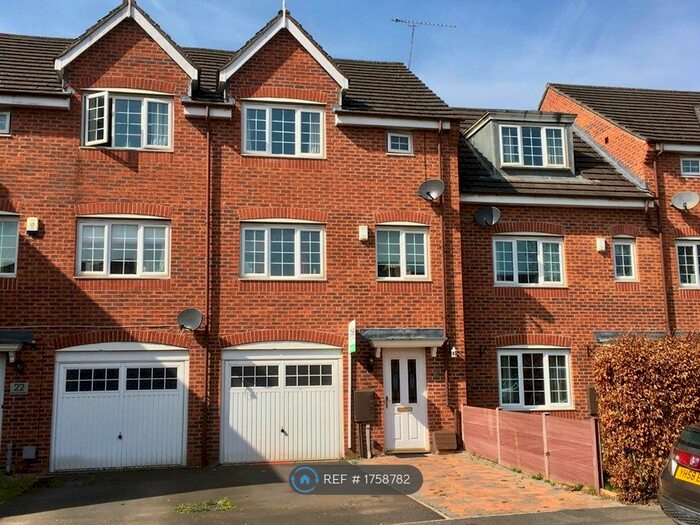 4 Bedroom Terraced House To Rent In Radulf Gardens, Liversedge, WF15