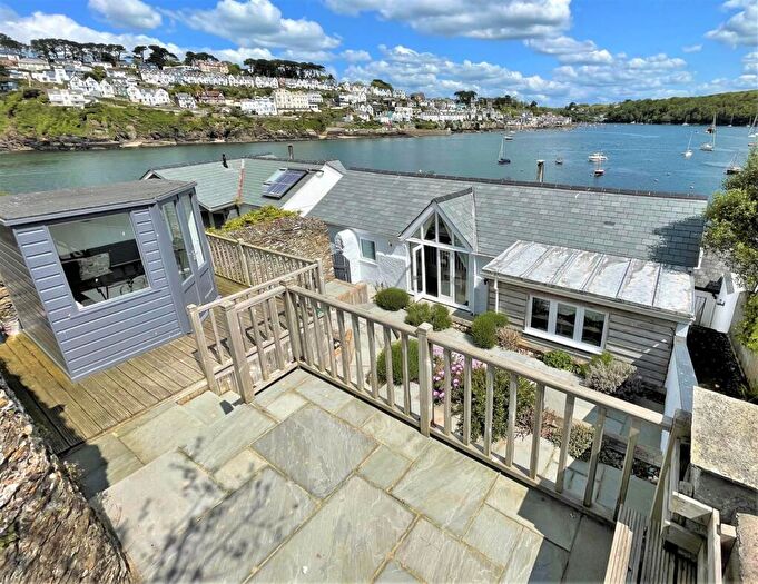 2 Bedroom Cottage For Sale In West Street, Polruan, PL23