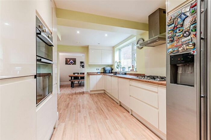 5 Bedroom Detached House For Sale In Oxford Drive, Kippax, Leeds, LS25