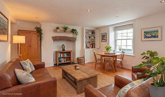 1 Bedroom Flat For Sale In Camden Terrace, Cliftonwood, BS8