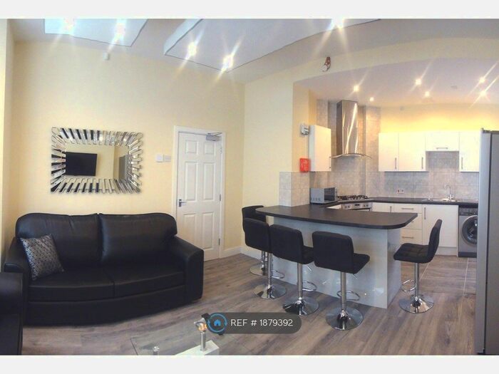 6 Bedroom Semi-Detached House To Rent In Salisbury Road, Wavertree, Liverpool, L15