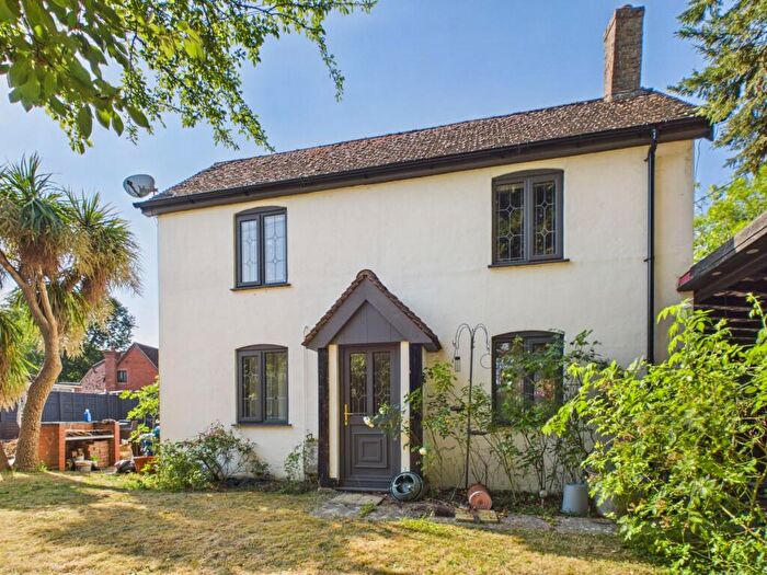 3 Bedroom Detached House For Sale In Mulfords Hill, Tadley, RG26