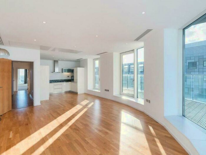 2 Bedroom Apartment To Rent In Ability Place Millharbour, South Quay, London, E14