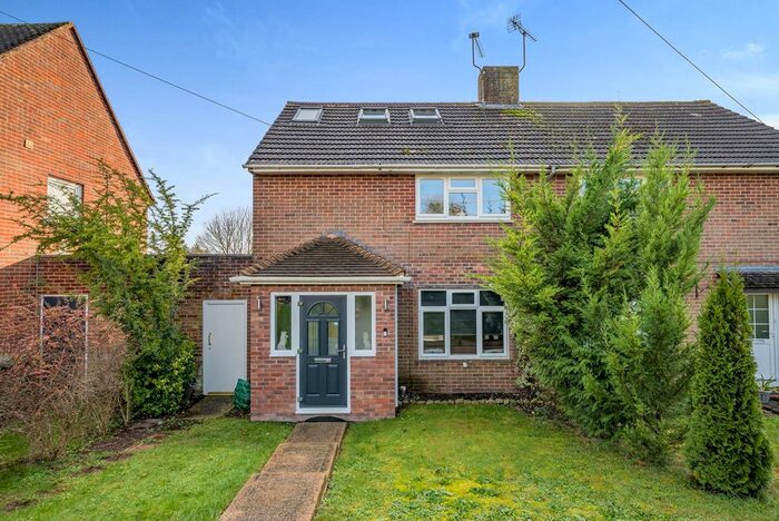 3 Bedroom Semi-Detached House To Rent In Taplings Road, Winchester, SO22