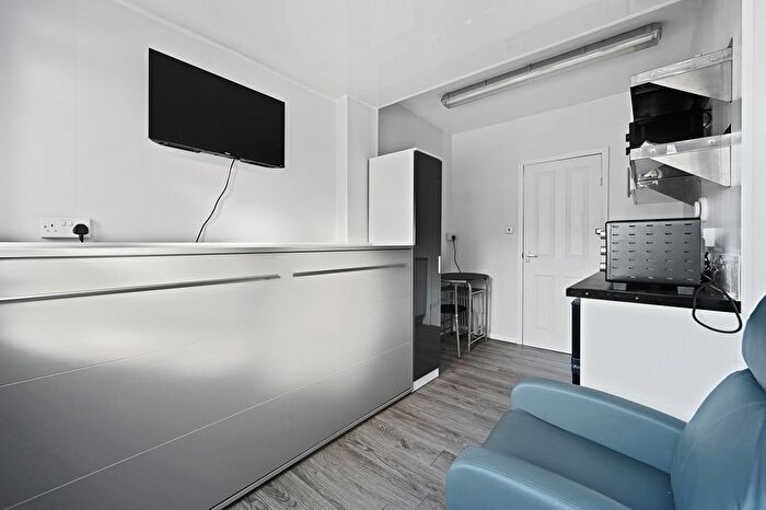 1 Bedroom Studio To Rent In Norseman Way, Greenford, UB6