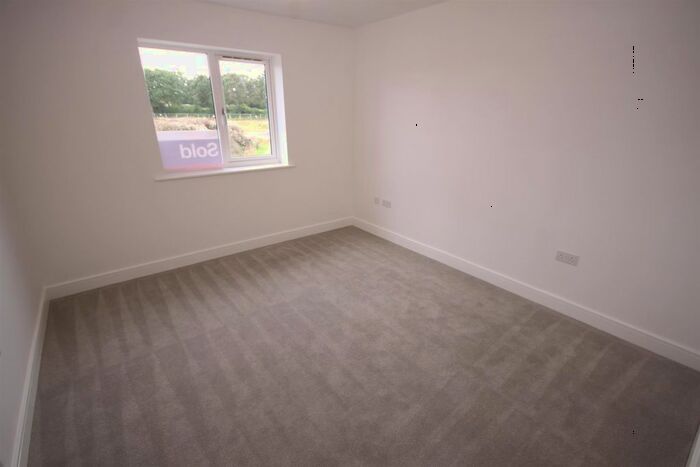 2 Bedroom Detached House To Rent In Nuhatch Road, Fareham, PO15