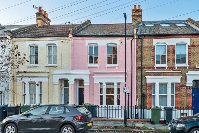 3 Bedroom Terraced House For Sale In Crimsworth Road, Nine Elms, London, SW8