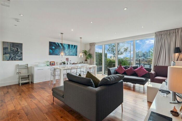 3 Bedroom Flat To Rent In Grand Canal Apartments, De Beauvoir Crescent, N1