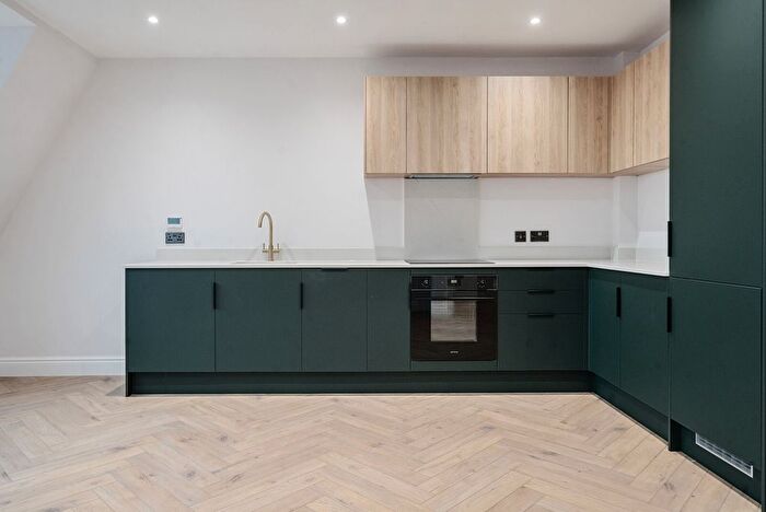 1 Bedroom Flat To Rent In West Street, Farnham, GU9