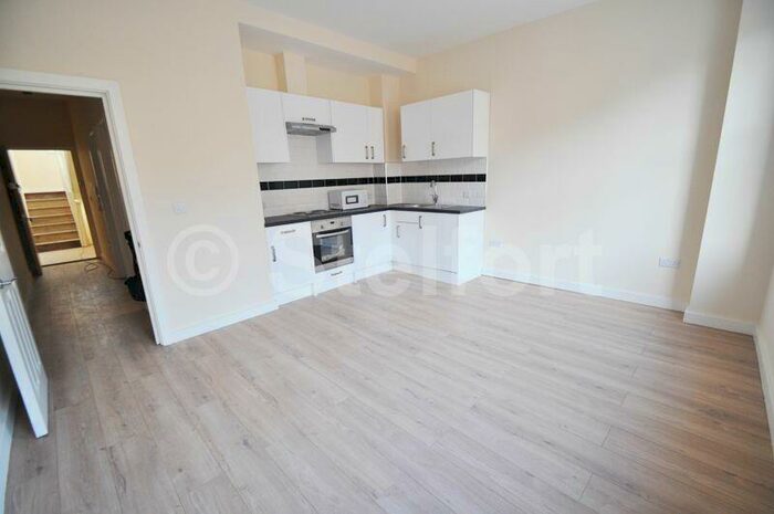 1 Bedroom Apartment To Rent In Holloway Road, London, N7