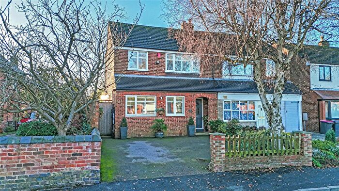 3 Bedroom Semi-Detached House For Sale In Kings Lane, Newton Regis, Tamworth, Warwickshire, B79