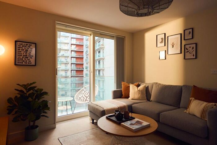 2 Bedroom Apartment To Rent In Chapel Street, Manchester, Greater Manchester, M3
