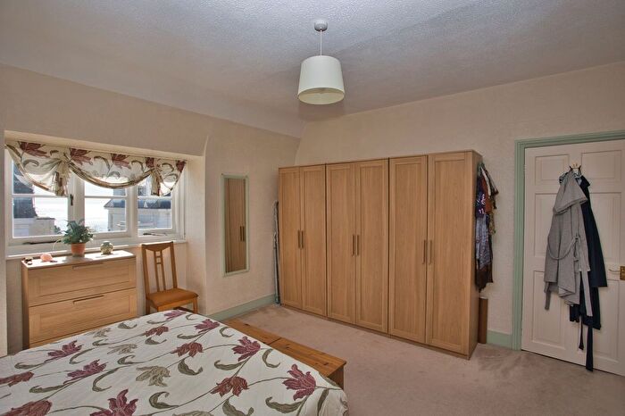 2 Bedroom Flat For Sale In Clifton Crescent, Folkestone, CT20