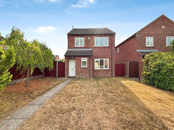 3 Bedroom Property To Rent In Highview Close, Norwich, NR13