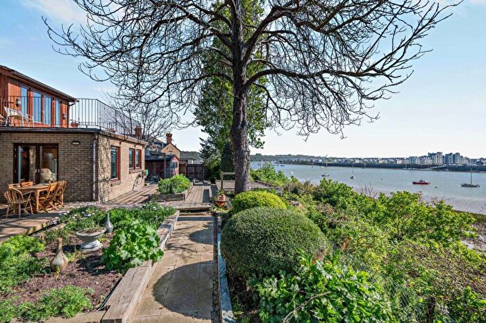 3 Bedroom Detached House For Sale In Upchat Road, Upnor, Rochester, Kent, ME2