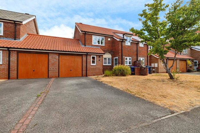 3 Bedroom Town House For Sale In Park Lane, Burton Waters, Lincoln, LN1