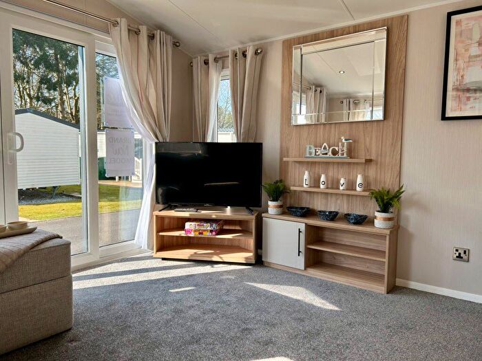 2 Bedroom Park Home For Sale In Yorkshire Dales Country And Leisure Park, DL8