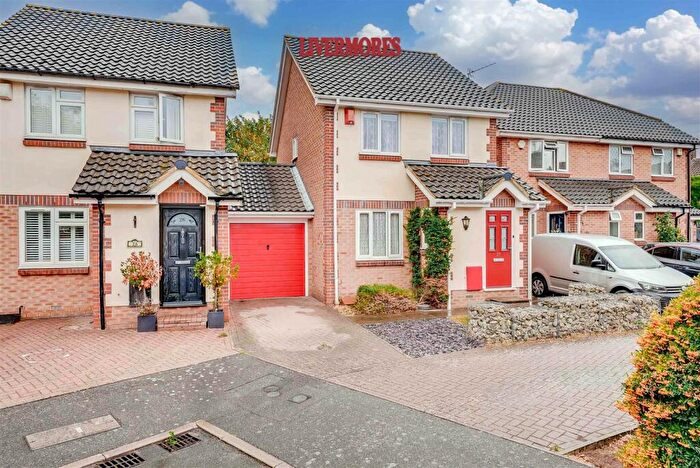 3 Bedroom Link Detached House For Sale In Barnwell Road, Dartford, DA1