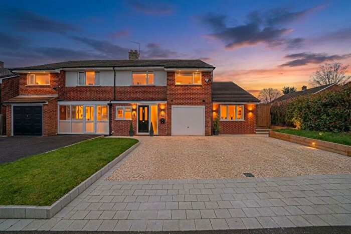 4 Bedroom Semi-Detached House For Sale In Whateley Hall Close, Knowle, B93