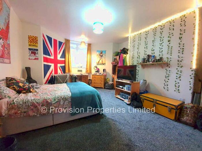 6 Bedroom Terraced House To Rent In Cardigan Road, Headingley, Leeds, LS6