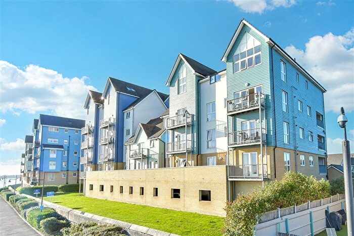 2 Bedroom Flat For Sale In Dunlin Drive, St Mary's Island, Chatham, Kent, ME4