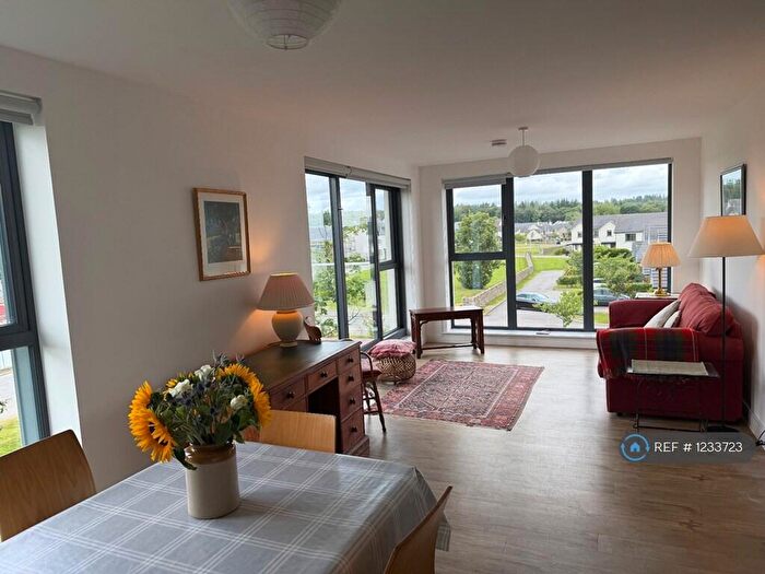 2 Bedroom Flat To Rent In Pinewood Gardens, Aberdeeb, AB15