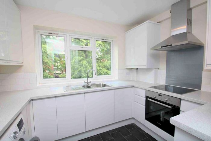 2 Bedroom Flat To Rent In Ridgway, London, SW19