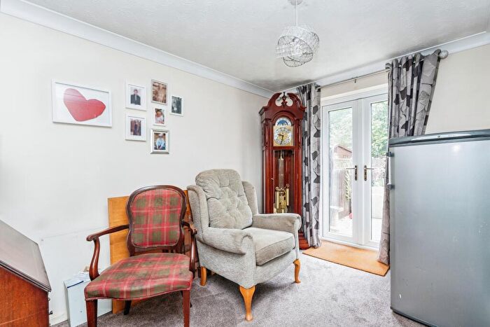 2 Bedroom Flat For Sale In Hambert Way, Ashurst Bridge, Southampton, Hampshire, SO40