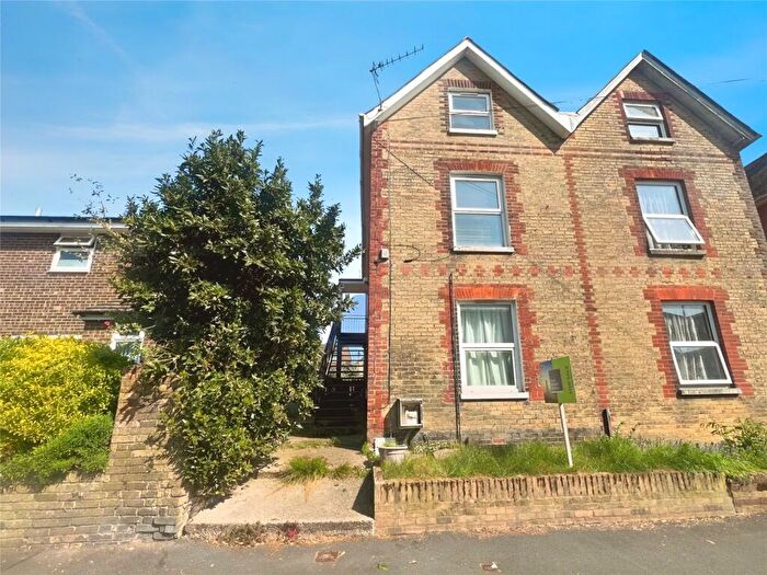 3 Bedroom Semi-Detached House For Sale In Clarence Road, East Cowes, Isle Of Wight, PO32