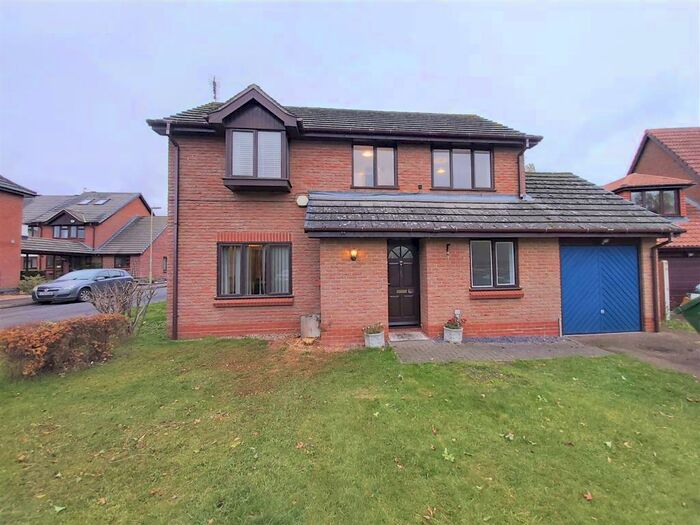 3 Bedroom Detached House To Rent In St. Marys Avenue, RG26